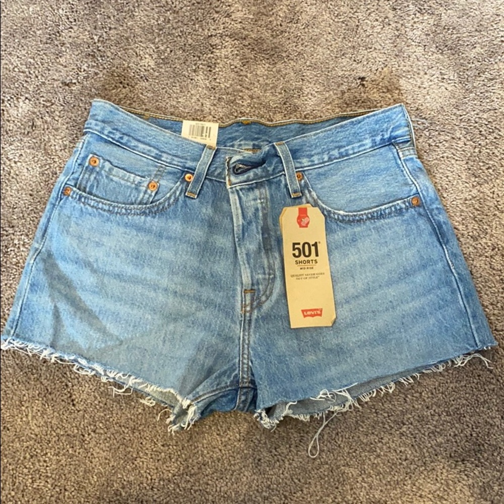 Light wash 501 Levi’s shorts